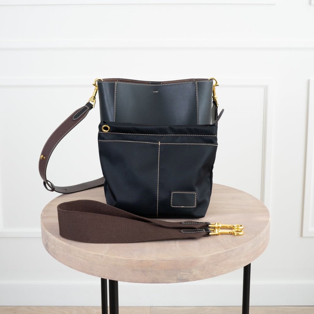 😍 The Jordan Leather Bucket Bag - Black - Picture 14 of 17